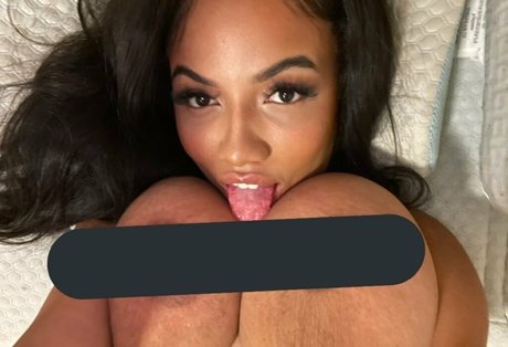 spoiledlayla star erotic galleries