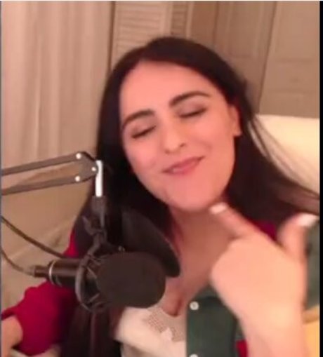 Alliebeemac naked model gallery