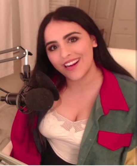 Alliebeemac pretty pornstar image