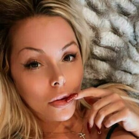 ninaellexxx model sex picture