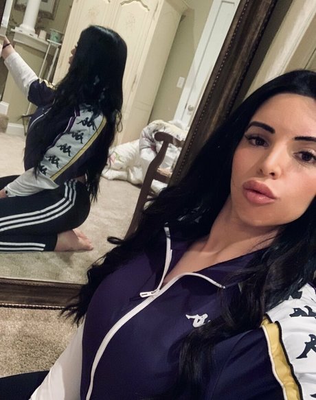 adrianaw free actress photo