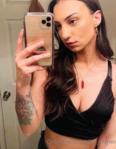 Vikki Mlynn free model image