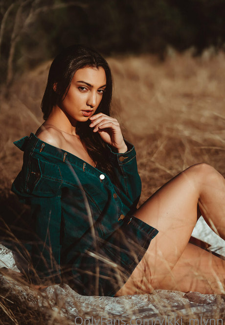 Vikki Mlynn best model pics