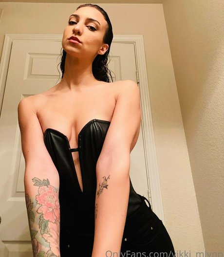 Vikki Mlynn star hot pictures