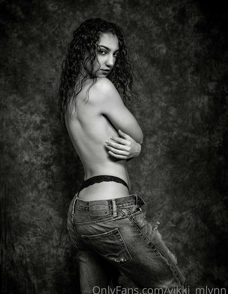 Vikki Mlynn pornographic actress pic