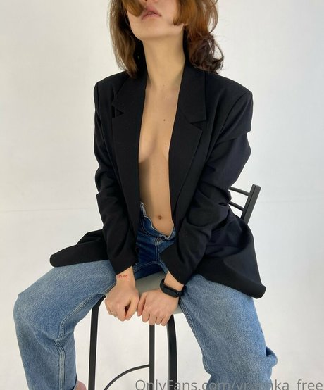 vrushka free hd actress pic