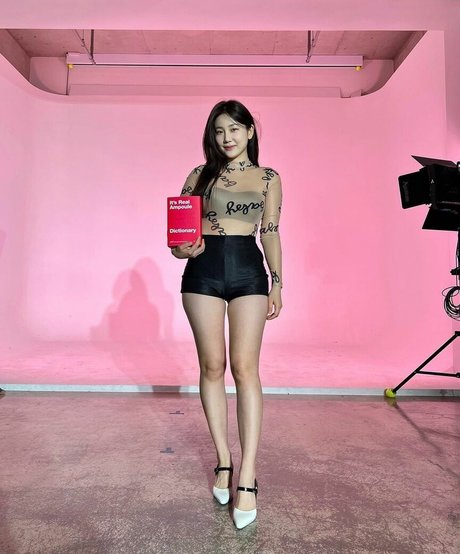 Lsoojung pornstar exclusive images