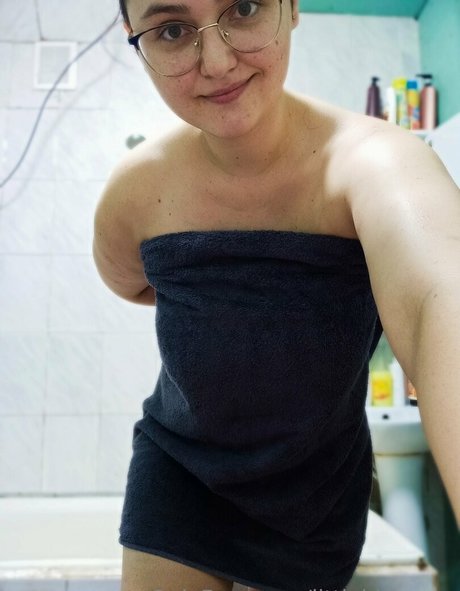 littlebbuunny model free galleries