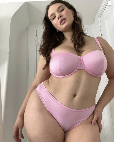 Tara Lynn exclusive model images