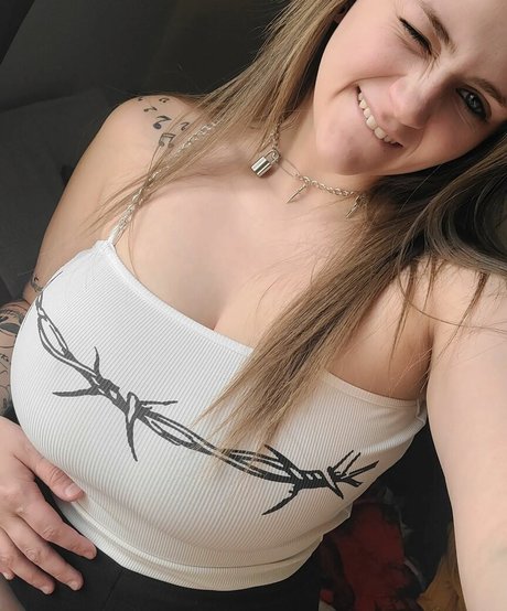 Ivory Ray star beautiful photo