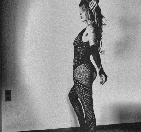 psychedelic mess nude model galleries