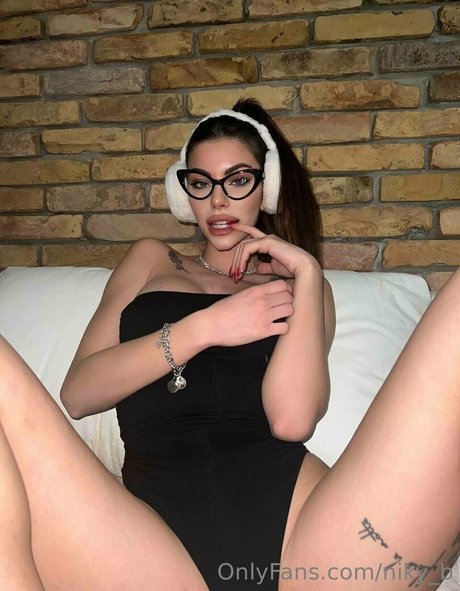 niky b porn model galleries