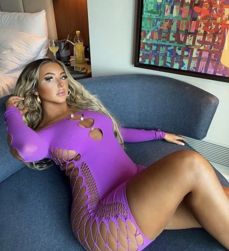 Beth Amelia star pic