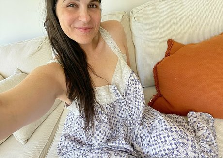 bootylikeabackroad exclusive model picture