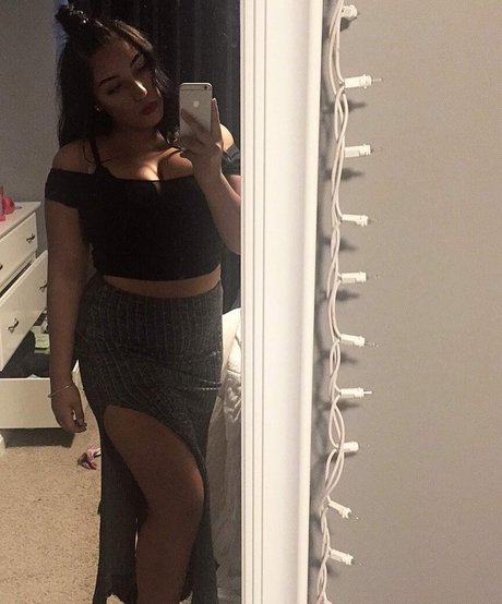 Isabelle Maltais model naked photo