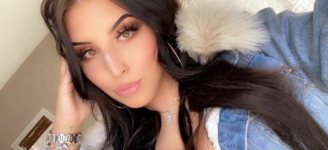 Isabelle Maltais erotic pornstar pictures