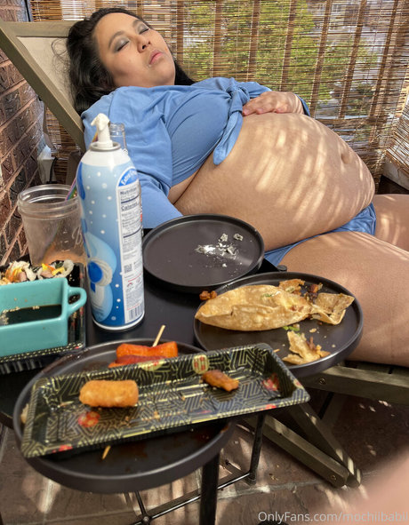 mochiibabii model high quality images