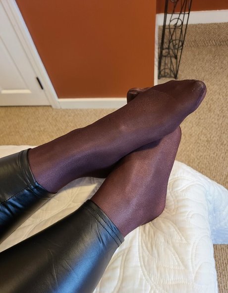 aimeenylonfree naked star img