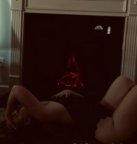 lanie rae adult model image