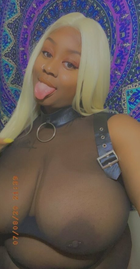 emithegoddess model high quality photo