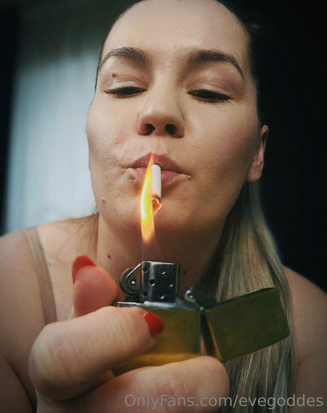 evegoddes star pornographic photos