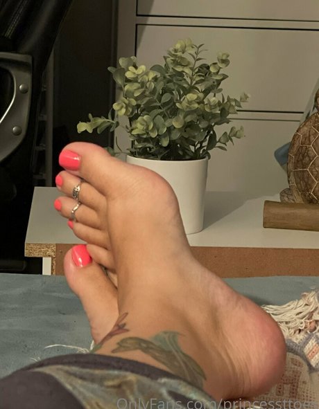 princessttoes nude model photos