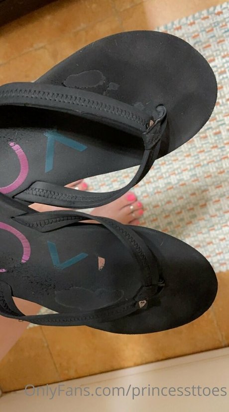 princessttoes art model img