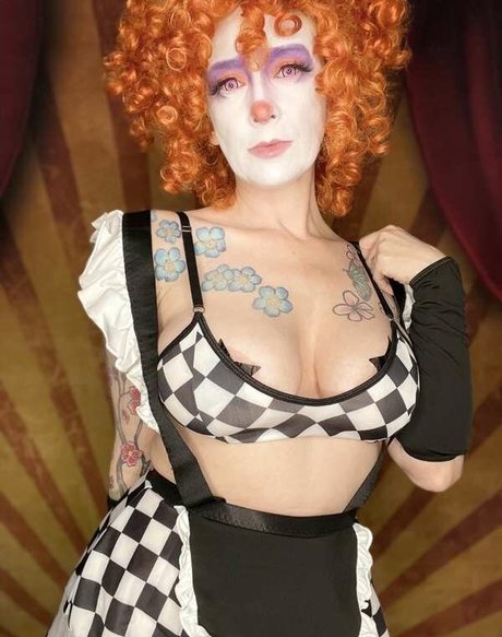 Onlygettingbrighter pornstar adult pic