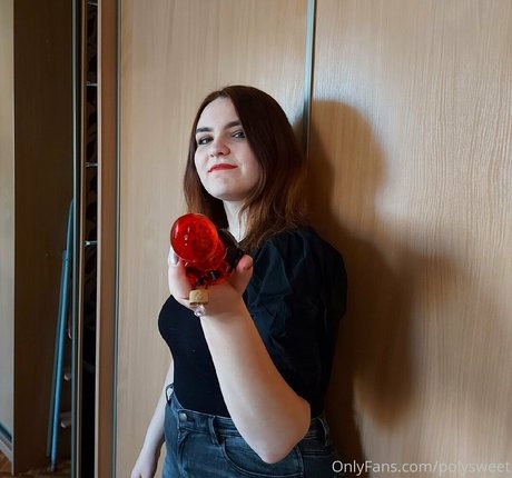 polysweet porn actress img