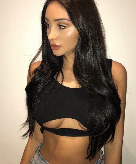 Coco Lodge model perfect pics