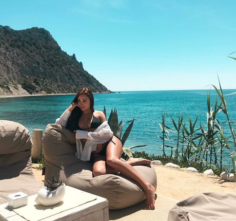 Coco Lodge model high quality picture