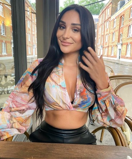 Coco Lodge art model images