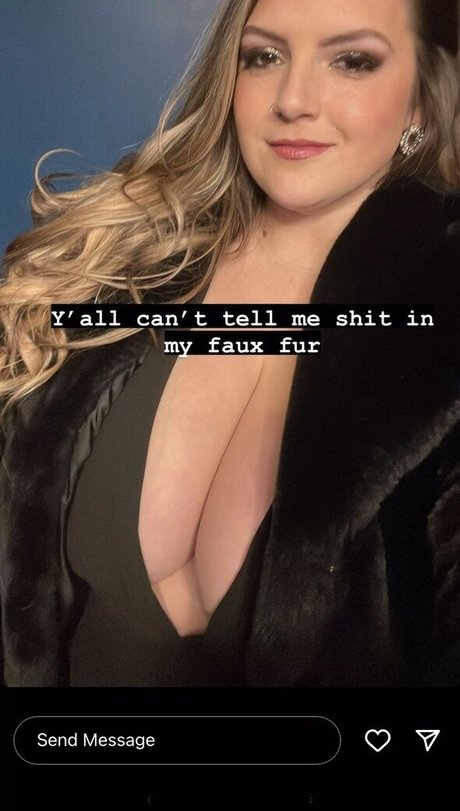 Chelsea Hammill top model gallery