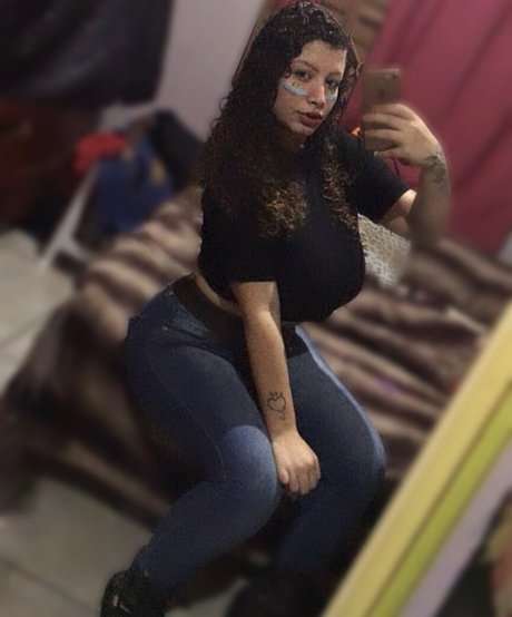 Ashley Alves sexy model pic