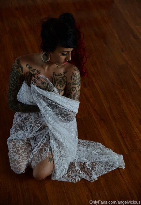 angelvicious free actress galleries