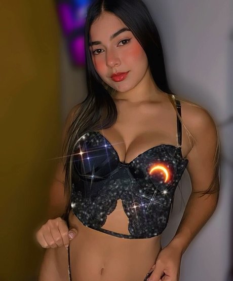 hranto adult model images