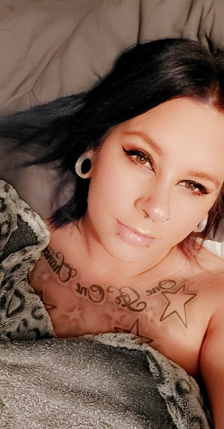 avamay6969 pretty actress pic