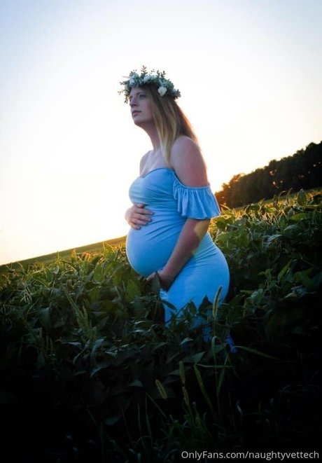 naughtyvettech star adult picture