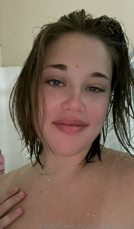 fayeexxx naked actress pictures