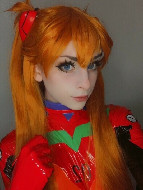 Spaceyellise model sexy photos