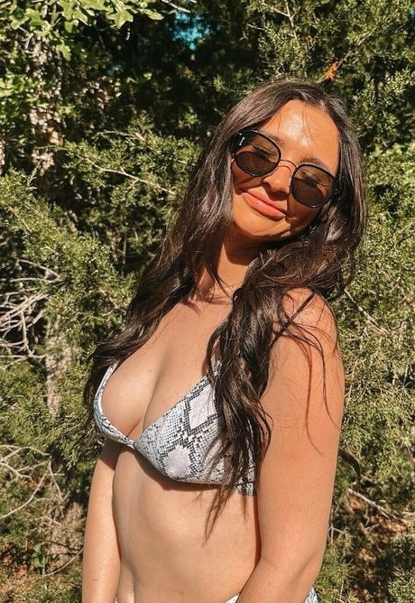 Megreily model perfect images