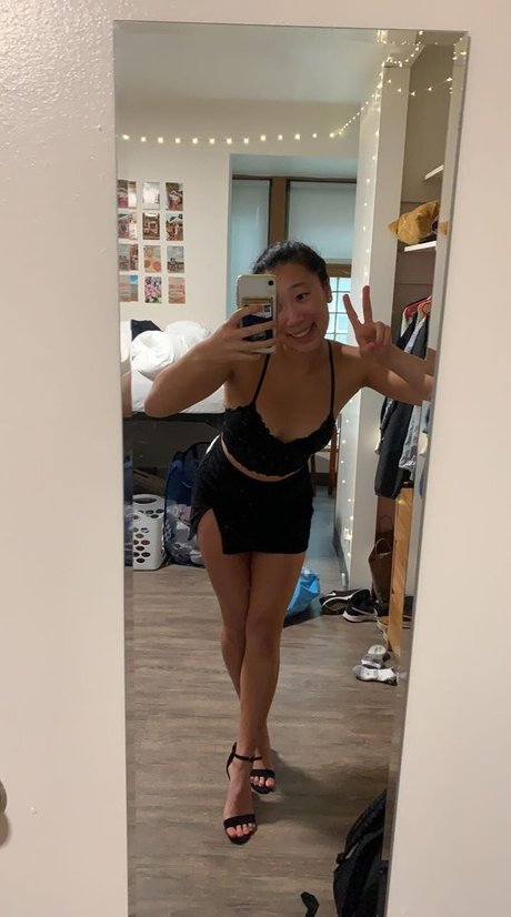 Alison L model hot picture