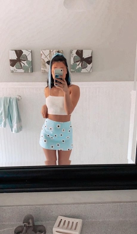 Alison L star hd img