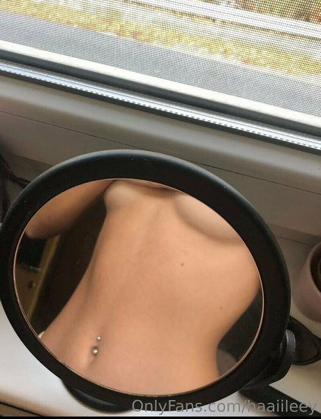 haaiileey art model pic