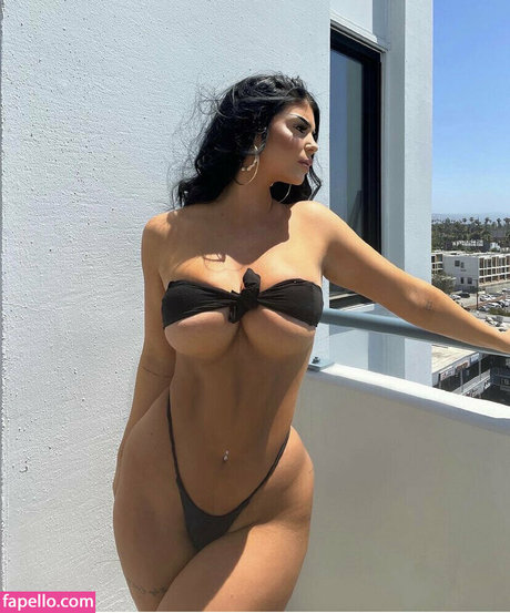 Taylor Nicole Chambers model top pictures