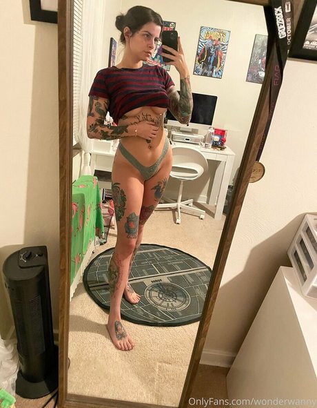 wonderwanny sex model images