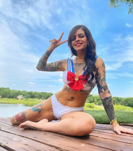 wonderwanny hot actress pic