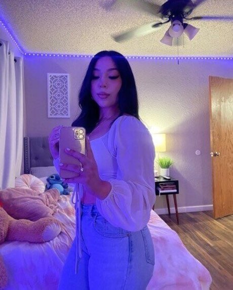 Cass Alvarado star sexy image