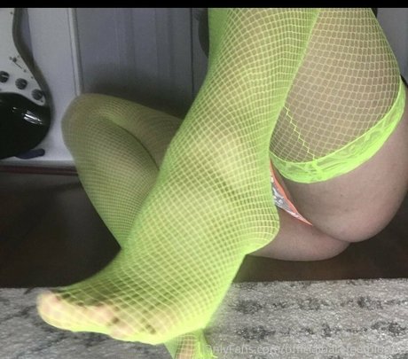 officialbarefeetblonde model nice gallery