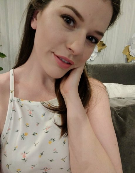 callaq beautiful model picture